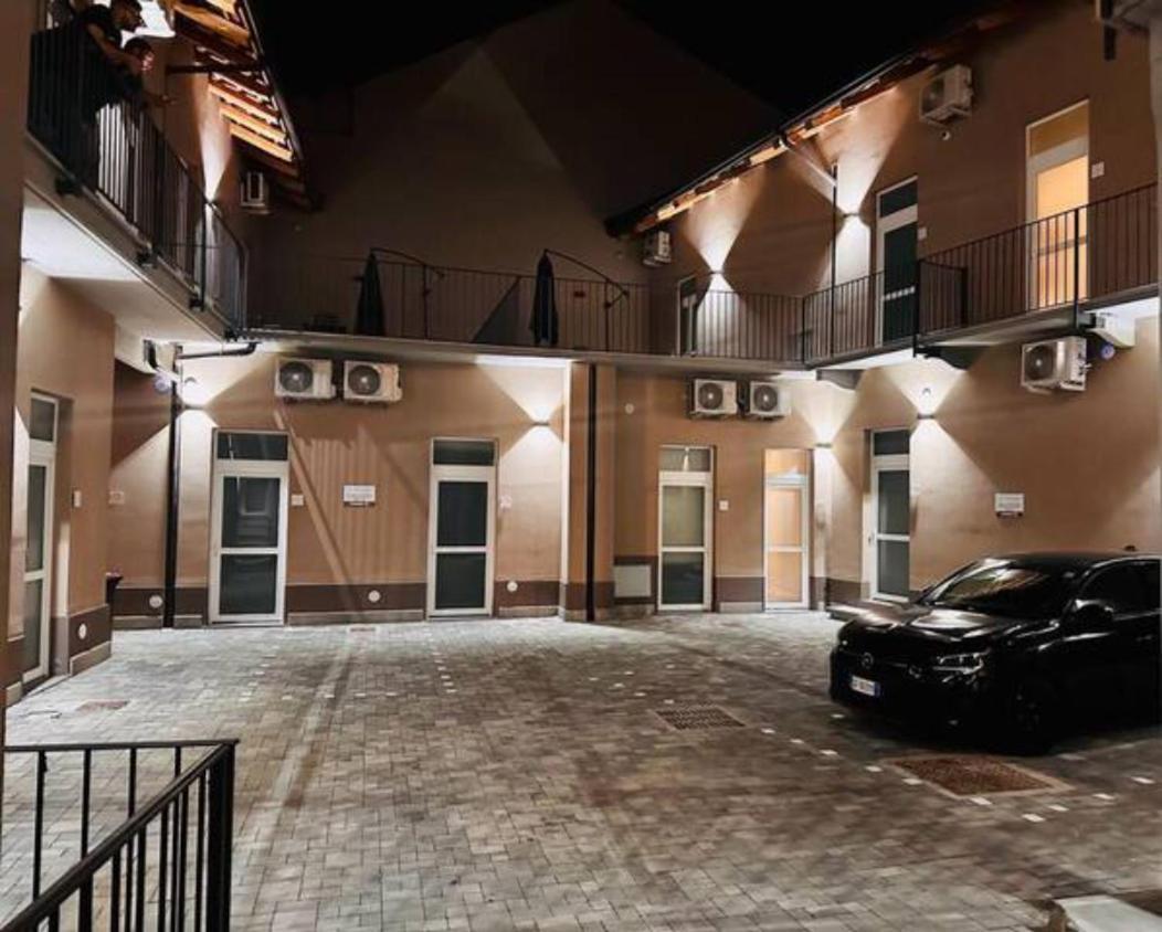 Hh Hermoso Housing Asti Buitenkant foto