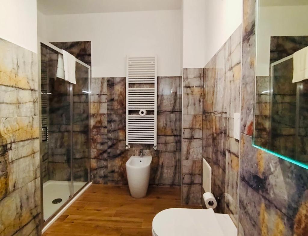 Hh Hermoso Housing Asti Buitenkant foto