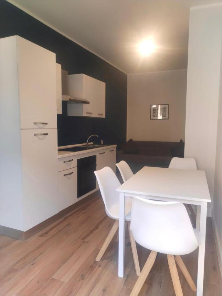 Hh Hermoso Housing Asti Buitenkant foto